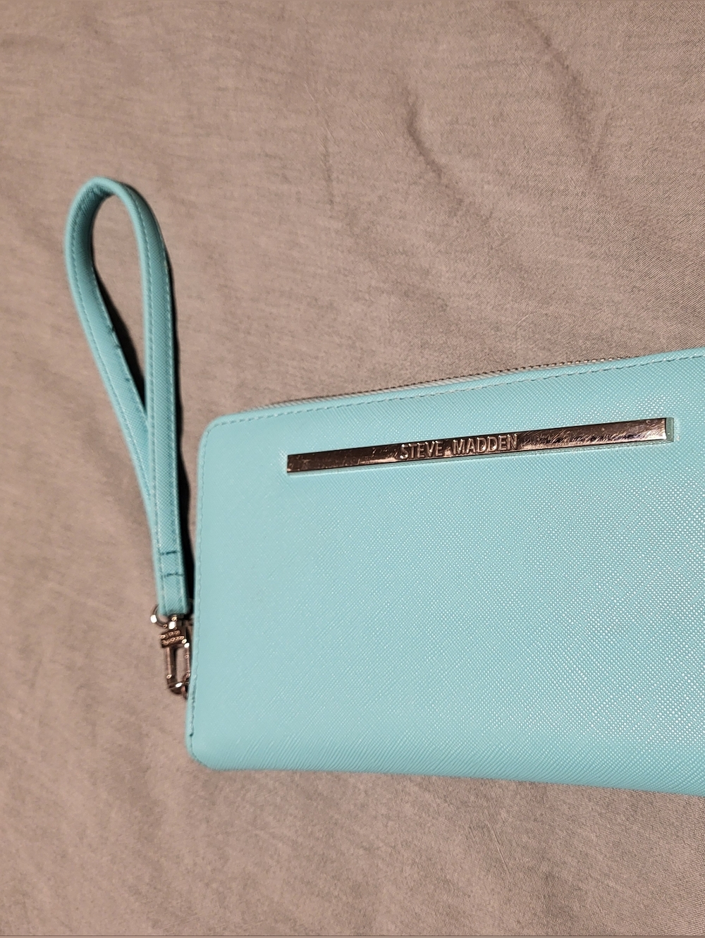 Steve Madden Light Blue Mint Wristlet Wallet With Pockets